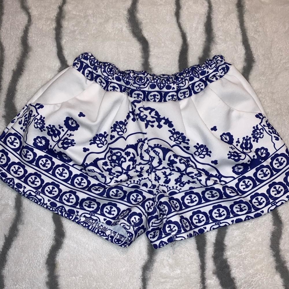 floral shorts